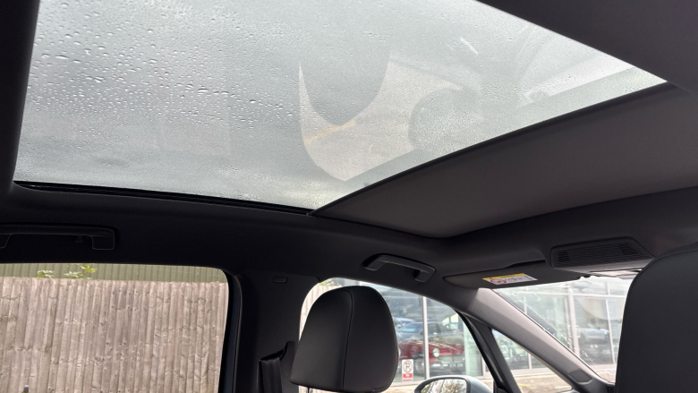 Volkswagen ID.3 107KW Family Pro 58kWh 5dr Auto Electric Hatchback